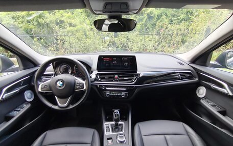 BMW 1 серия, 2022 год, 1 520 000 рублей, 12 фотография