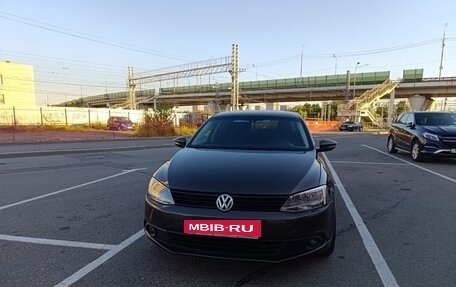 Volkswagen Jetta VI, 2014 год, 970 000 рублей, 3 фотография