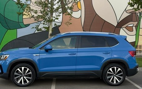 Volkswagen Taos, 2021 год, 2 410 000 рублей, 2 фотография