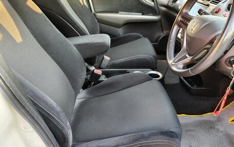 Honda Stream II, 2007 год, 1 350 000 рублей, 15 фотография