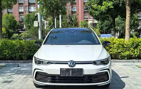 Volkswagen Golf VIII, 2023 год, 1 720 999 рублей, 2 фотография