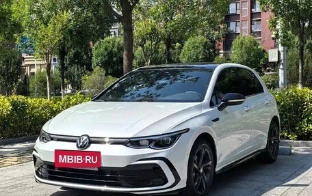 Volkswagen Golf VIII, 2023 год, 1 720 999 рублей, 3 фотография