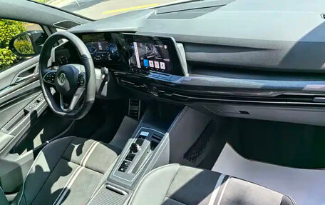 Volkswagen Golf VIII, 2023 год, 1 720 999 рублей, 19 фотография
