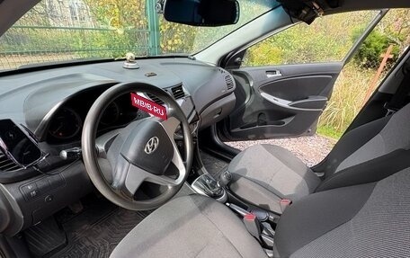 Hyundai Solaris II рестайлинг, 2013 год, 800 000 рублей, 11 фотография