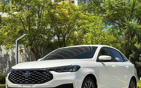 Ford Escort, 2022 год, 910 000 рублей, 1 фотография