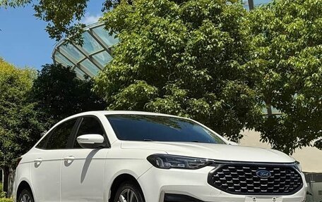 Ford Escort, 2022 год, 910 000 рублей, 3 фотография