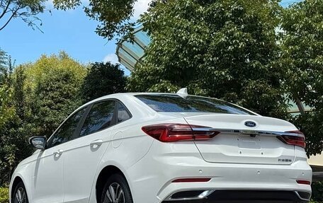 Ford Escort, 2022 год, 910 000 рублей, 6 фотография