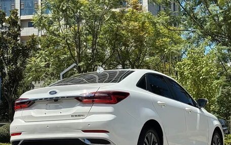 Ford Escort, 2022 год, 910 000 рублей, 4 фотография