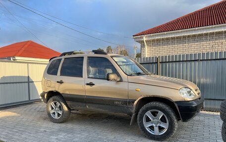 Chevrolet Niva I рестайлинг, 2005 год, 220 000 рублей, 1 фотография