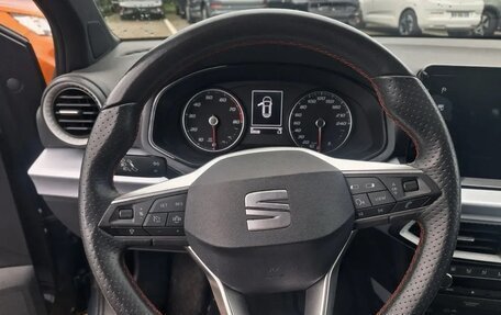 SEAT Arona I, 2022 год, 1 572 000 рублей, 10 фотография