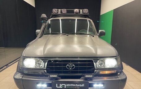 Toyota Land Cruiser 80 рестайлинг, 1995 год, 1 990 000 рублей, 2 фотография