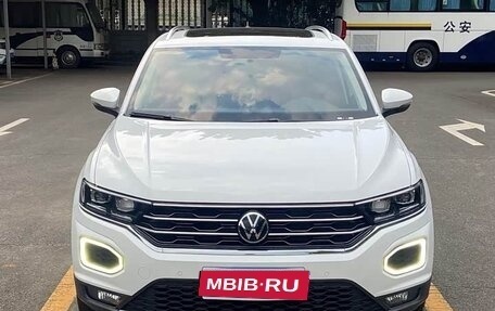 Volkswagen T-Roc I, 2023 год, 1 260 666 рублей, 2 фотография