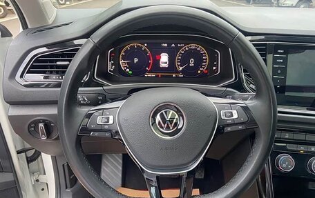 Volkswagen T-Roc I, 2023 год, 1 260 666 рублей, 9 фотография