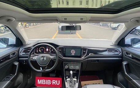 Volkswagen T-Roc I, 2023 год, 1 260 666 рублей, 8 фотография
