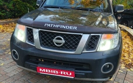 Nissan Pathfinder, 2011 год, 1 800 000 рублей, 2 фотография