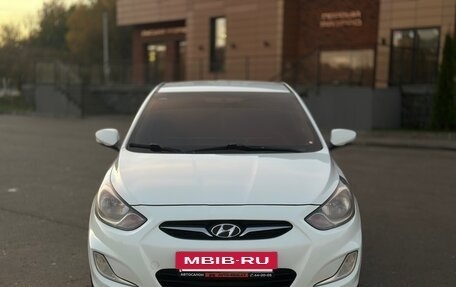 Hyundai Solaris II рестайлинг, 2012 год, 590 000 рублей, 19 фотография