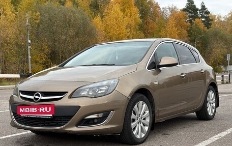 Opel Astra J, 2013 год, 830 000 рублей, 2 фотография