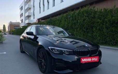 BMW 3 серия, 2019 год, 2 650 000 рублей, 14 фотография