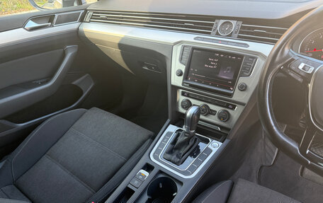 Volkswagen Passat B8 рестайлинг, 2015 год, 1 390 000 рублей, 14 фотография