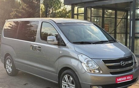 Hyundai Grand Starex Grand Starex I рестайлинг 2, 2011 год, 1 590 000 рублей, 22 фотография