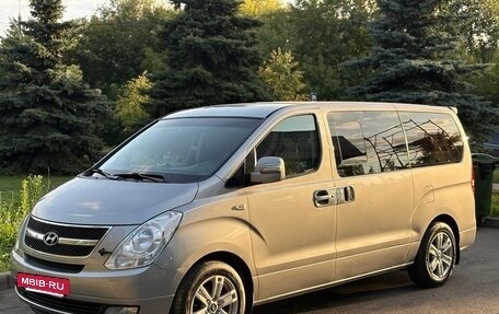 Hyundai Grand Starex Grand Starex I рестайлинг 2, 2011 год, 1 590 000 рублей, 27 фотография