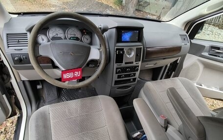 Chrysler Town & Country V рестайлинг, 2009 год, 850 000 рублей, 8 фотография