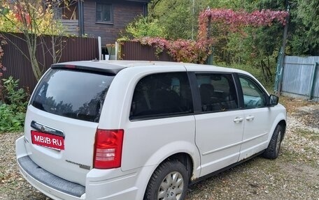 Chrysler Town & Country V рестайлинг, 2009 год, 850 000 рублей, 4 фотография
