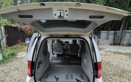 Chrysler Town & Country V рестайлинг, 2009 год, 850 000 рублей, 16 фотография