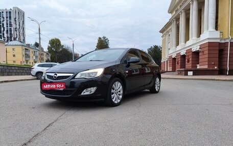 Opel Astra J, 2010 год, 530 000 рублей, 1 фотография