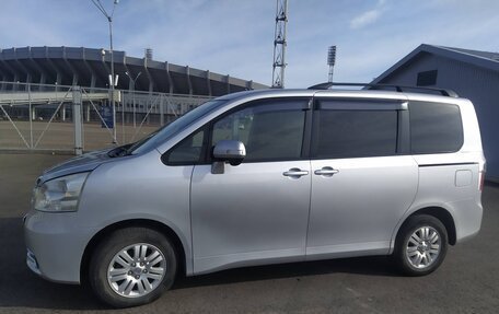 Toyota Noah III, 2008 год, 980 000 рублей, 3 фотография