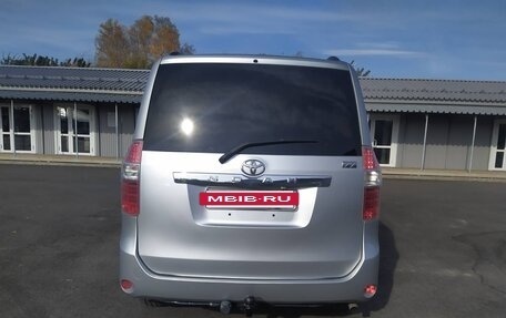 Toyota Noah III, 2008 год, 980 000 рублей, 6 фотография