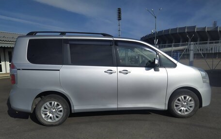 Toyota Noah III, 2008 год, 980 000 рублей, 7 фотография