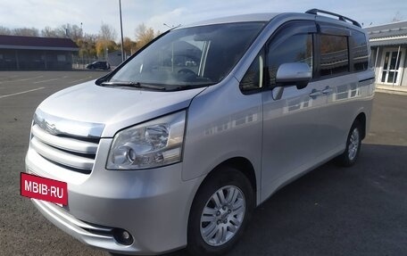 Toyota Noah III, 2008 год, 980 000 рублей, 9 фотография