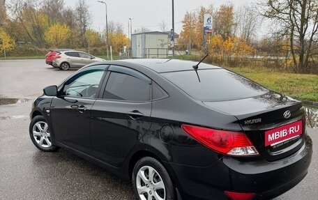 Hyundai Solaris II рестайлинг, 2011 год, 800 000 рублей, 4 фотография