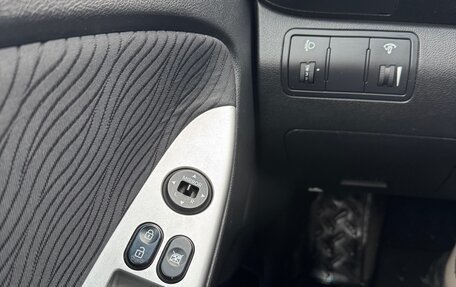 Hyundai Solaris II рестайлинг, 2011 год, 800 000 рублей, 14 фотография
