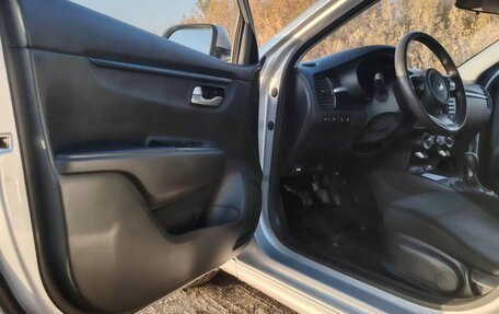 KIA Rio IV, 2018 год, 1 400 000 рублей, 6 фотография