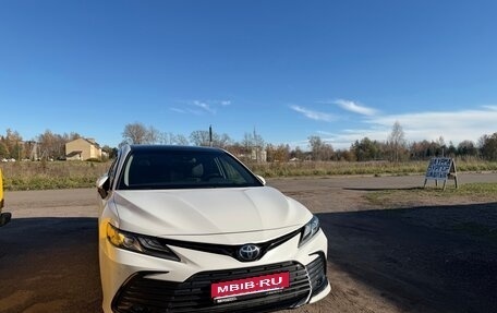 Toyota Camry, 2023 год, 3 750 000 рублей, 1 фотография