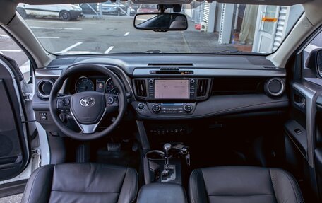 Toyota RAV4, 2019 год, 2 055 000 рублей, 18 фотография