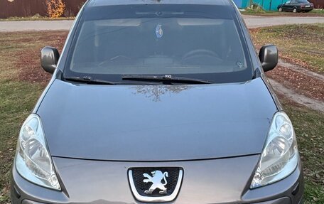 Peugeot Partner II рестайлинг 2, 2010 год, 650 000 рублей, 1 фотография