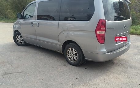 Hyundai Grand Starex Grand Starex I рестайлинг 2, 2011 год, 1 600 000 рублей, 17 фотография