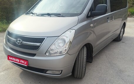 Hyundai Grand Starex Grand Starex I рестайлинг 2, 2011 год, 1 600 000 рублей, 21 фотография