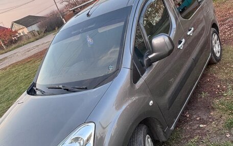 Peugeot Partner II рестайлинг 2, 2010 год, 650 000 рублей, 2 фотография