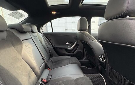 Mercedes-Benz A-Класс, 2019 год, 1 940 000 рублей, 39 фотография