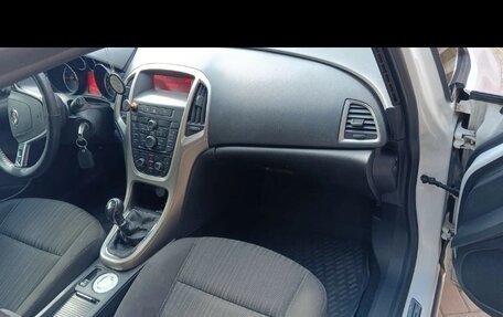 Opel Astra J, 2011 год, 720 000 рублей, 4 фотография