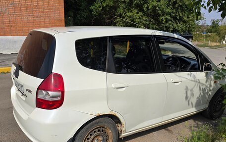 Honda Fit III, 2001 год, 270 000 рублей, 2 фотография