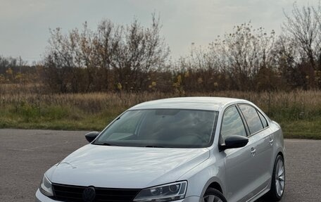 Volkswagen Jetta VI, 2016 год, 1 500 000 рублей, 2 фотография
