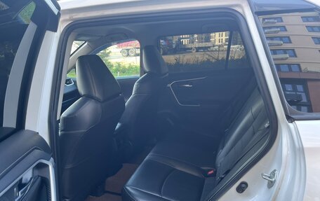 Toyota RAV4, 2020 год, 2 240 000 рублей, 4 фотография
