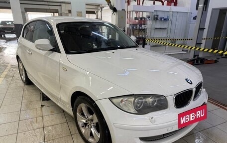 BMW 1 серия, 2011 год, 525 000 рублей, 2 фотография