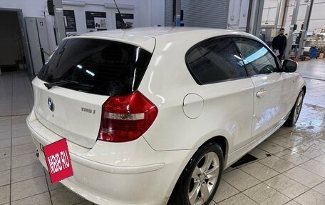 BMW 1 серия, 2011 год, 525 000 рублей, 3 фотография