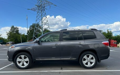 Toyota Highlander III, 2012 год, 2 800 рублей, 5 фотография